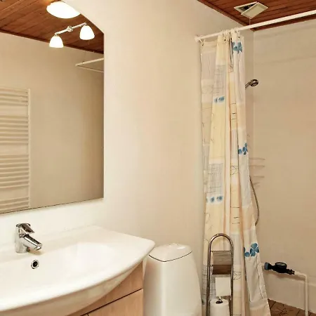 Three-bedroom In 12 Casa vacanze Nordenbro Vesteregn